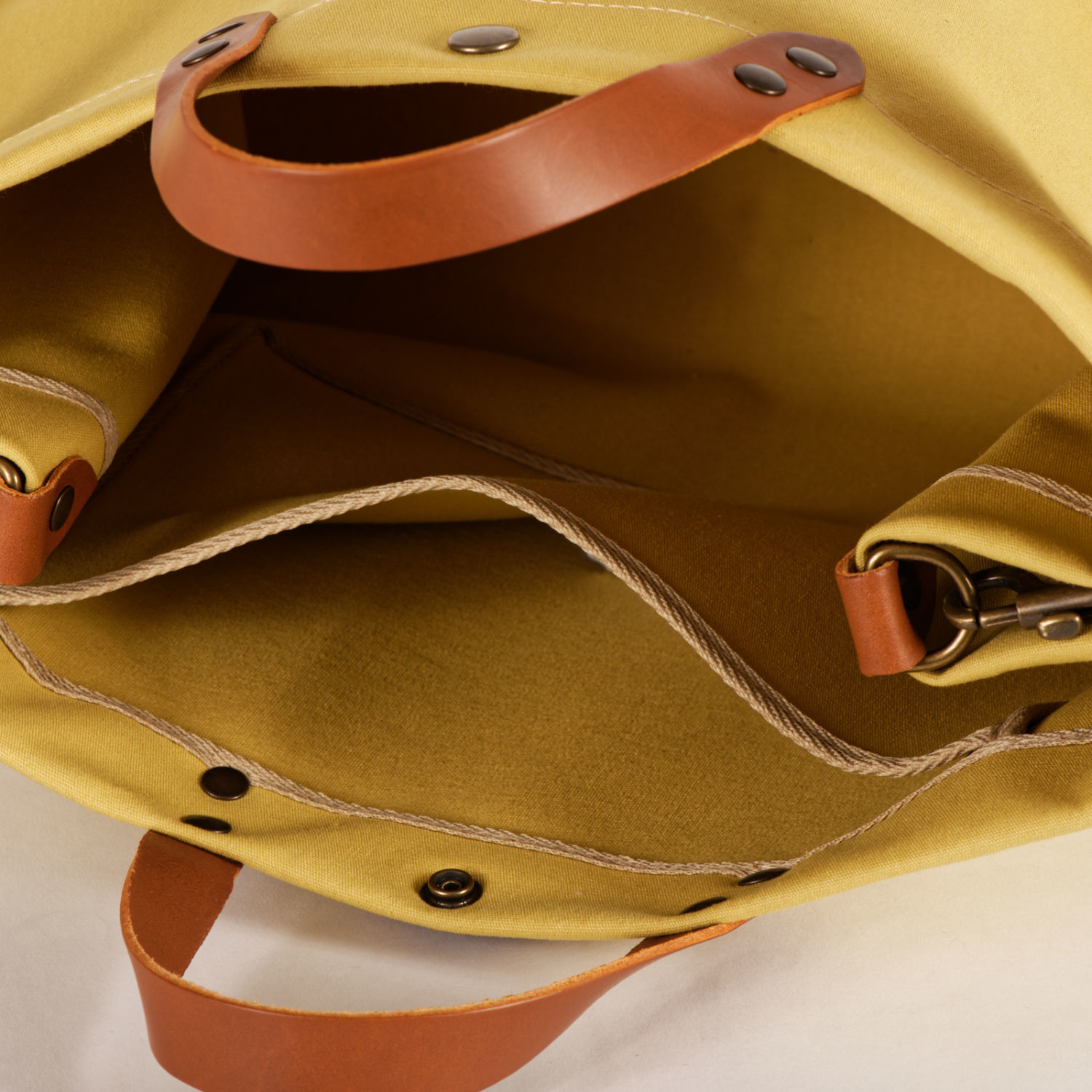 APACHE JAUNE 4 APACHE JAUNE 4